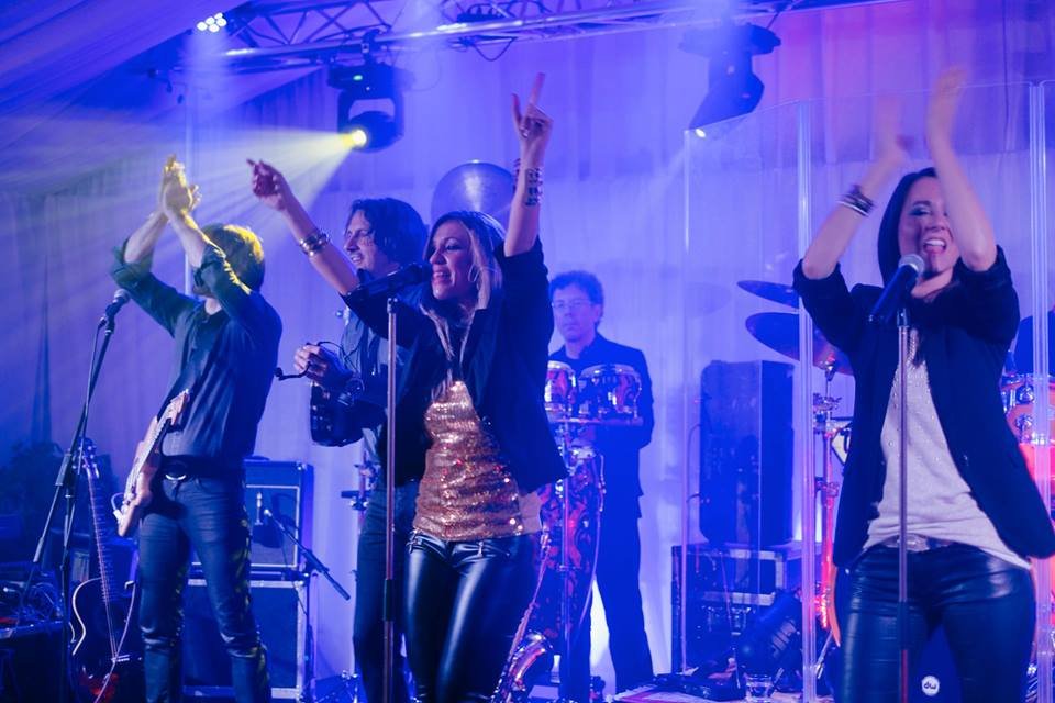 tasko_koncert_elerhetoseg_pesty_party_showband